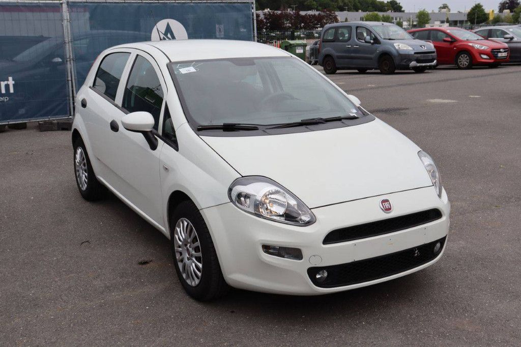 Pkw Fiat Punto Benzin 69 PS 2016 (Marge)