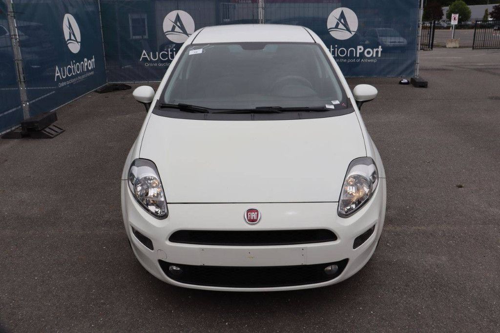 Pkw Fiat Punto Benzin 69 PS 2016 (Marge)