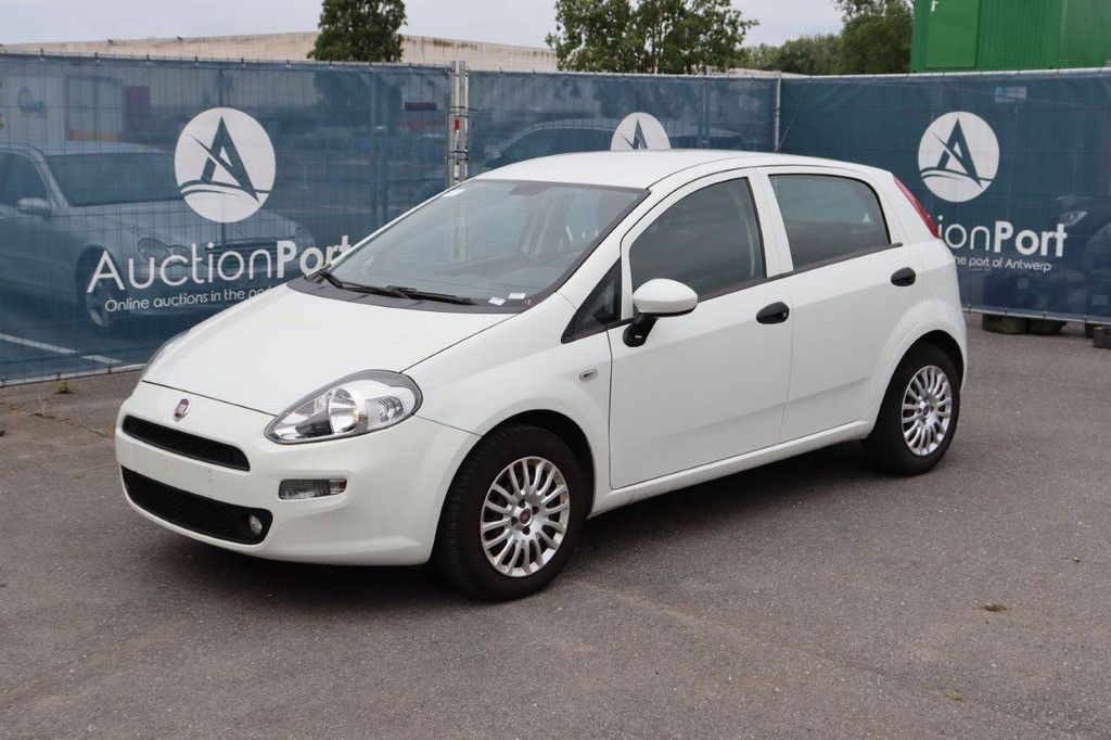 Pkw Fiat Punto Benzin 69 PS 2016 (Marge)