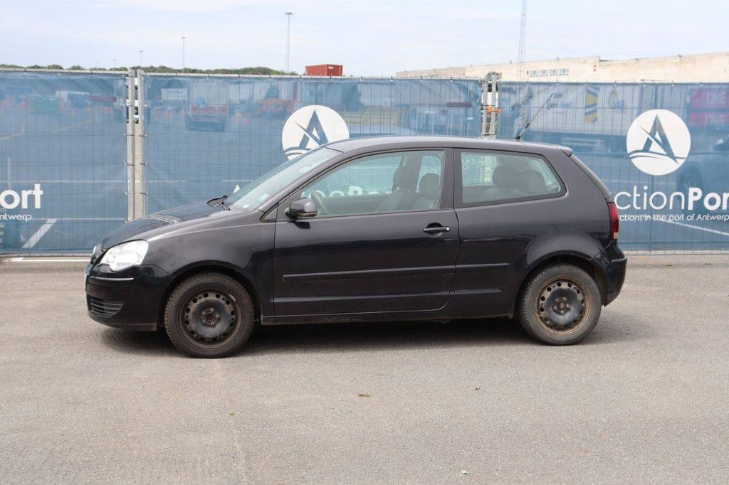 Passenger car Volkswagen Polo Petrol 65hp 2006 (Margin)