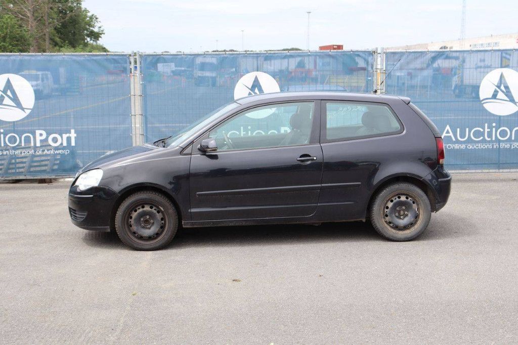 Passenger car Volkswagen Polo Petrol 65hp 2006 (Margin)