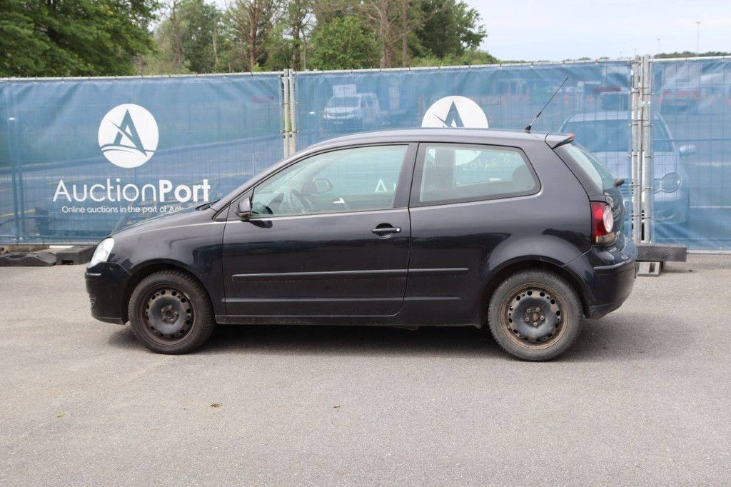 Passenger car Volkswagen Polo Petrol 65hp 2006 (Margin)