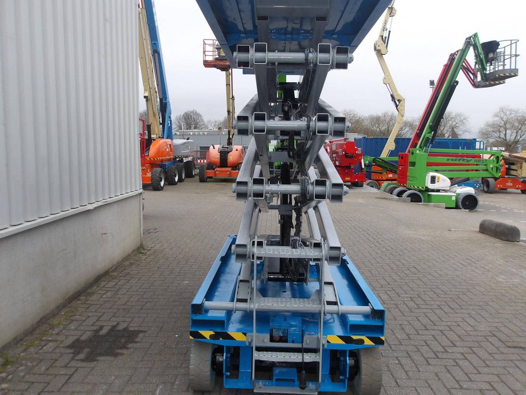 Scissor Lift Genie GS-3246 11.75m Electric 2012