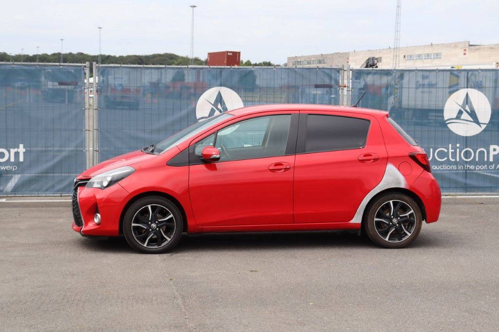 Passenger car Toyota Yaris Petrol 99hp 2016 (Margin)
