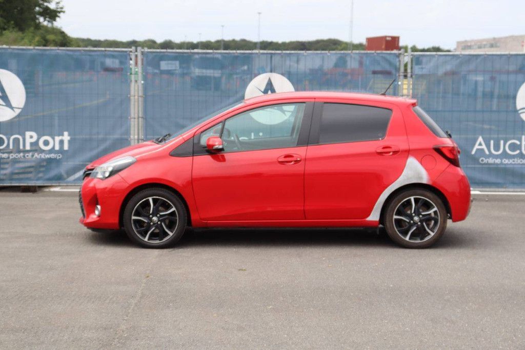Passenger car Toyota Yaris Petrol 99hp 2016 (Margin)