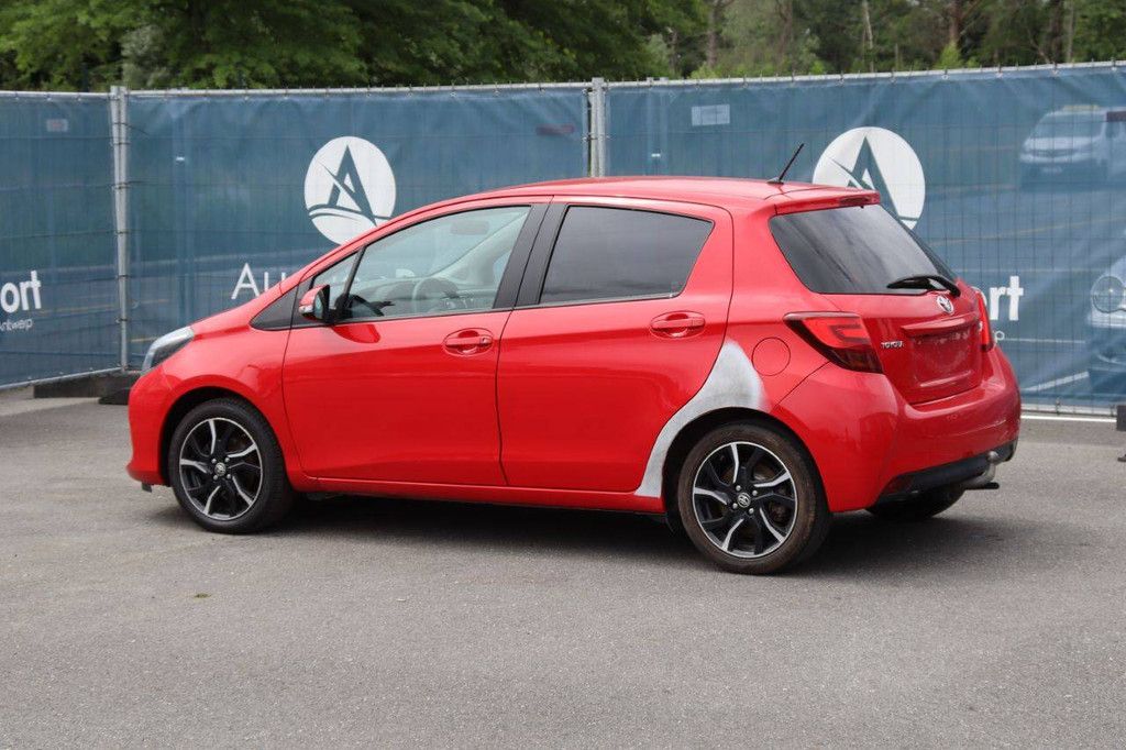 Passenger car Toyota Yaris Petrol 99hp 2016 (Margin)