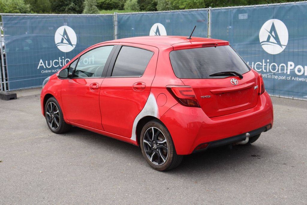 Passenger car Toyota Yaris Petrol 99hp 2016 (Margin)