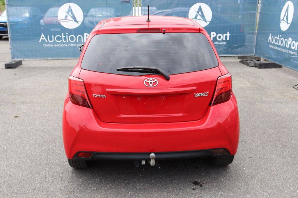 Passenger car Toyota Yaris Petrol 99hp 2016 (Margin)