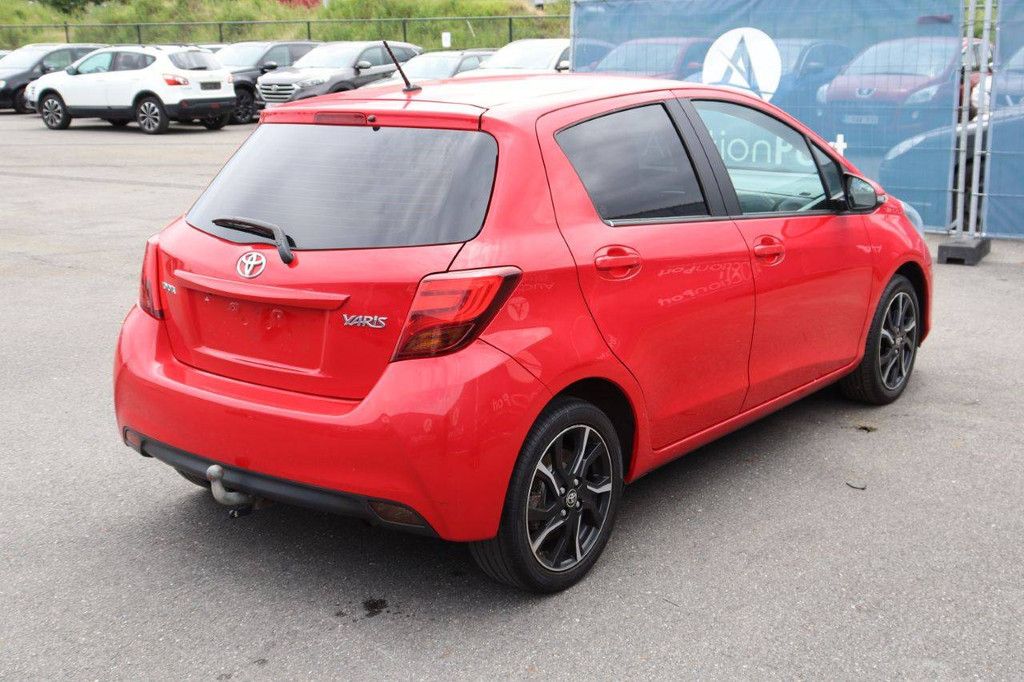 Passenger car Toyota Yaris Petrol 99hp 2016 (Margin)