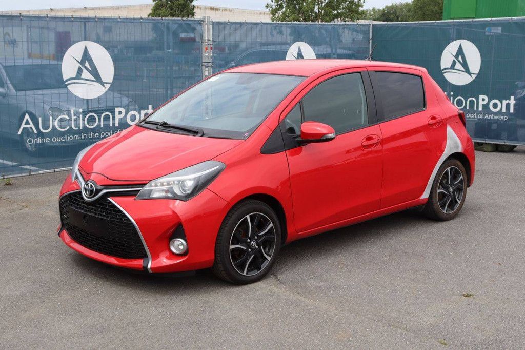 Passenger car Toyota Yaris Petrol 99hp 2016 (Margin)