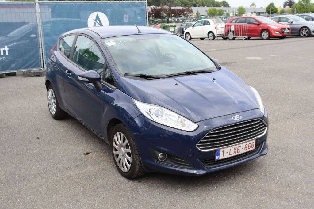 Passenger car Ford Fiesta Petrol 60hp 2015 (Margin)