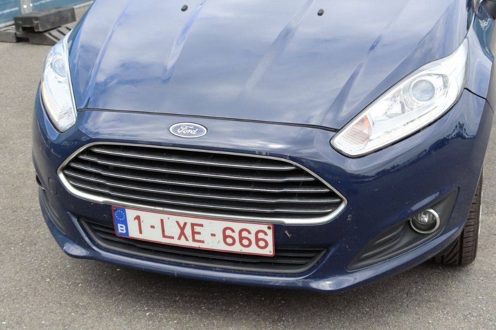 Passenger car Ford Fiesta Petrol 60hp 2015 (Margin)