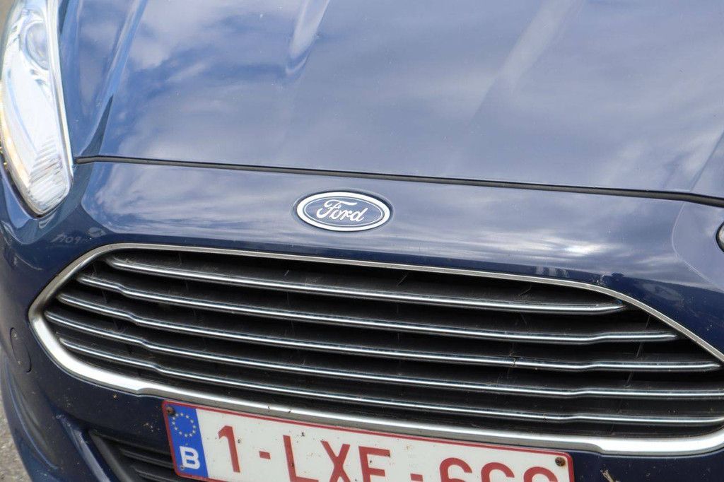 Passenger car Ford Fiesta Petrol 60hp 2015 (Margin)