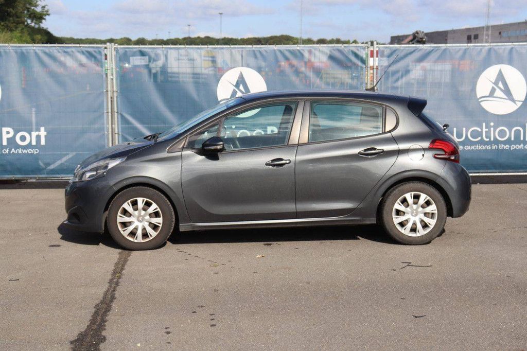 Passenger car Peugeot 208 Petrol 82hp 2015 (Margin)