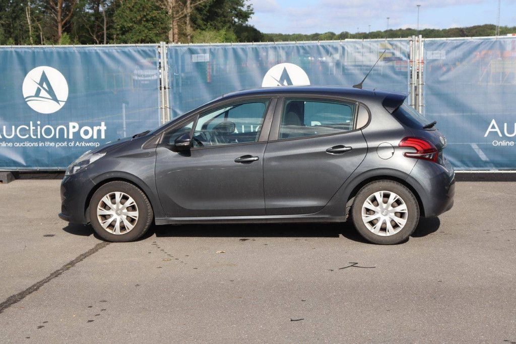 Passenger car Peugeot 208 Petrol 82hp 2015 (Margin)