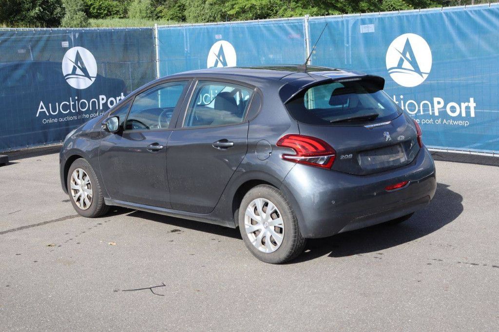 Passenger car Peugeot 208 Petrol 82hp 2015 (Margin)