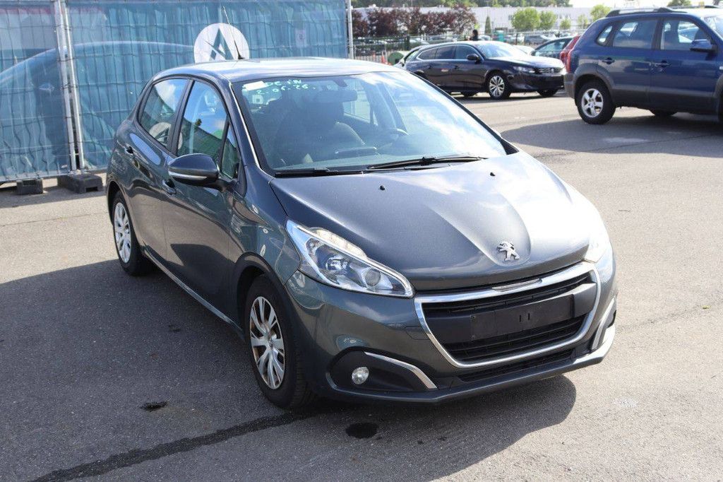 Passenger car Peugeot 208 Petrol 82hp 2015 (Margin)