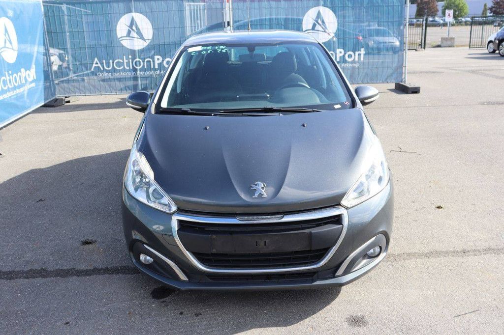 Passenger car Peugeot 208 Petrol 82hp 2015 (Margin)