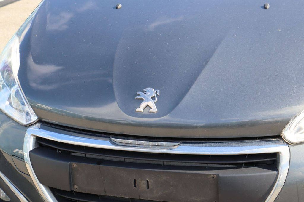 Passenger car Peugeot 208 Petrol 82hp 2015 (Margin)