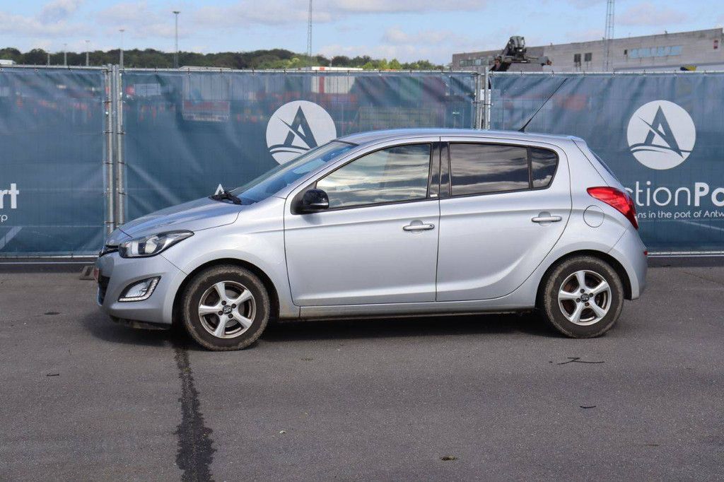 Hyundai i20 Petrol 85hp Passenger Car 2014 (Margin)