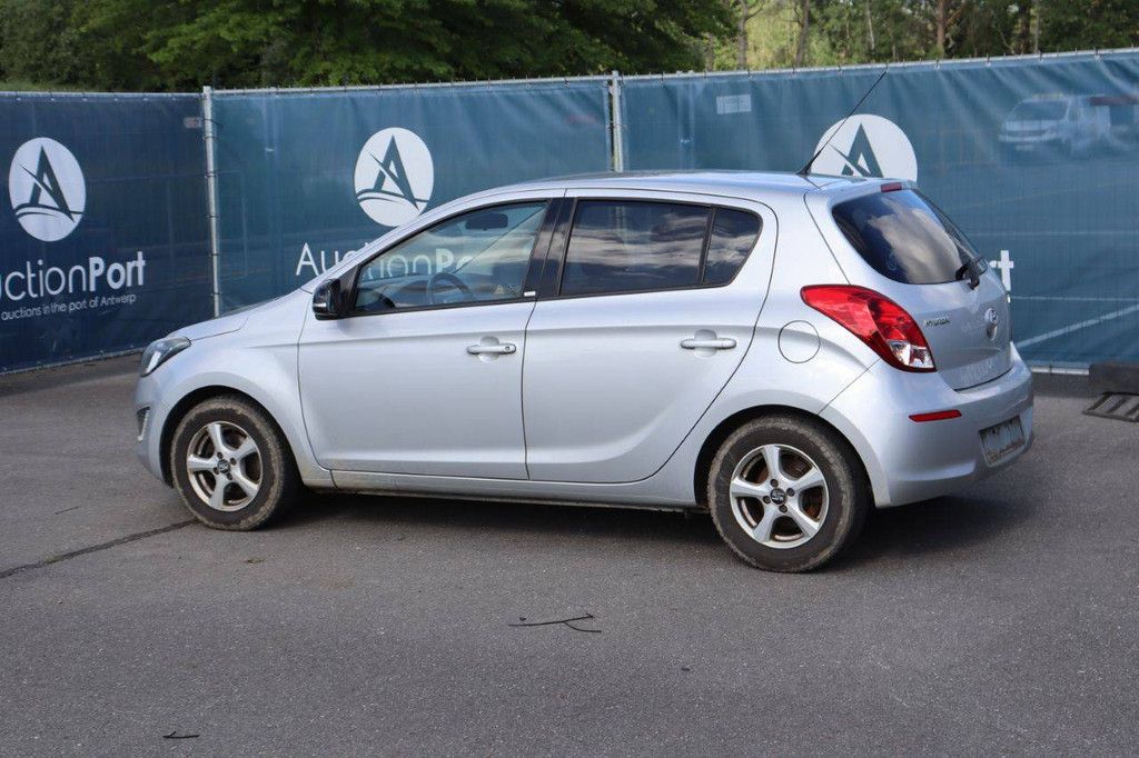 Hyundai i20 Petrol 85hp Passenger Car 2014 (Margin)