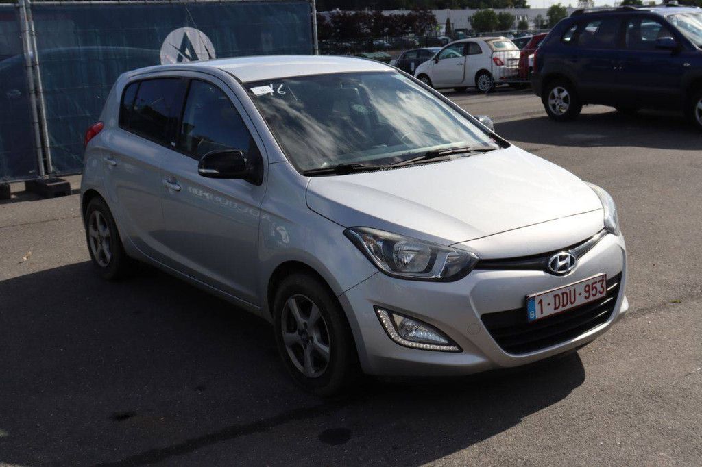 Hyundai i20 Petrol 85hp Passenger Car 2014 (Margin)