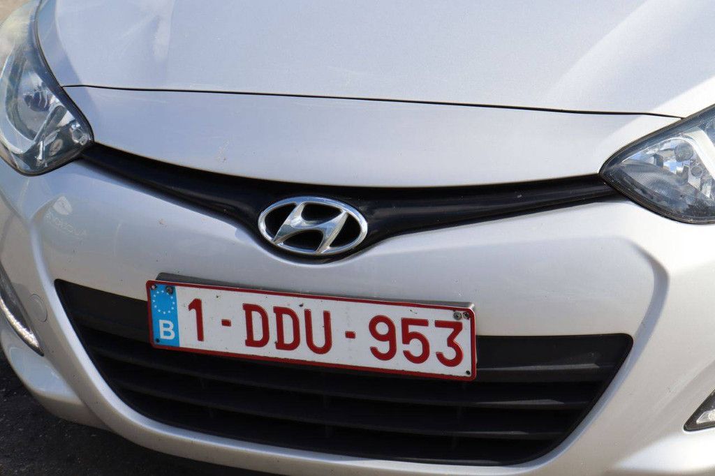 Hyundai i20 Petrol 85hp Passenger Car 2014 (Margin)