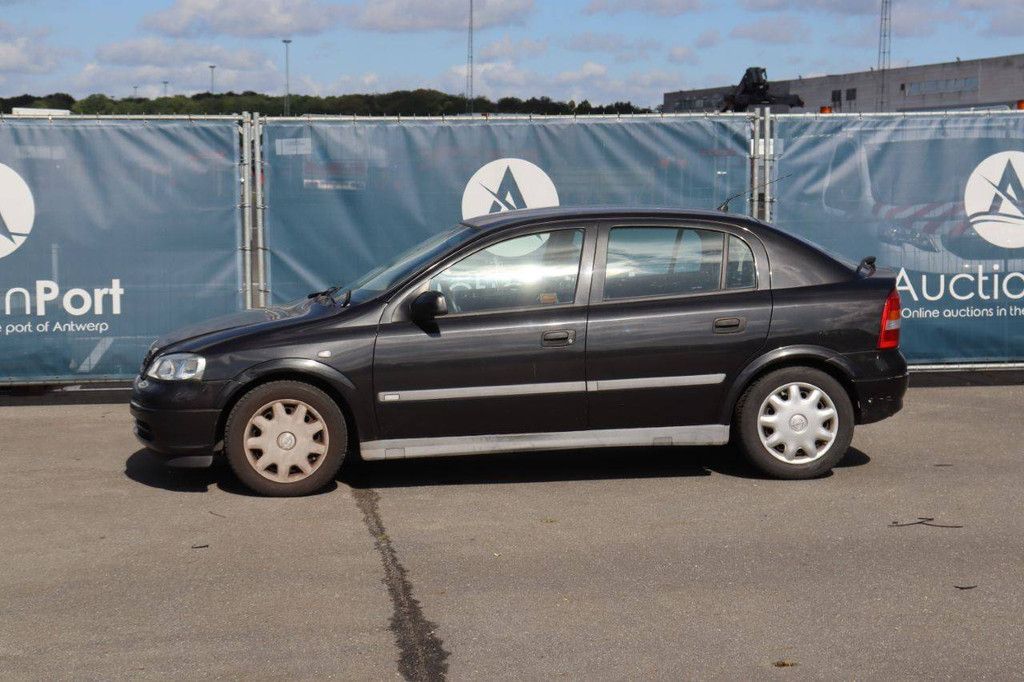 Passenger car Opel Corsa Petrol 90hp 2003 (Margin)