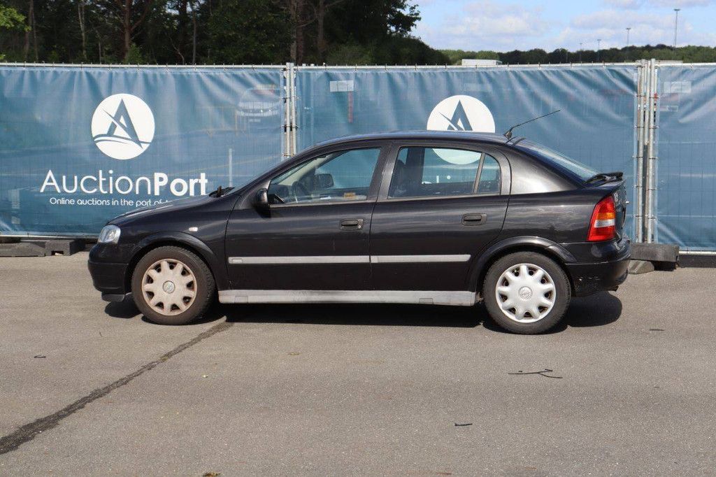 Passenger car Opel Corsa Petrol 90hp 2003 (Margin)