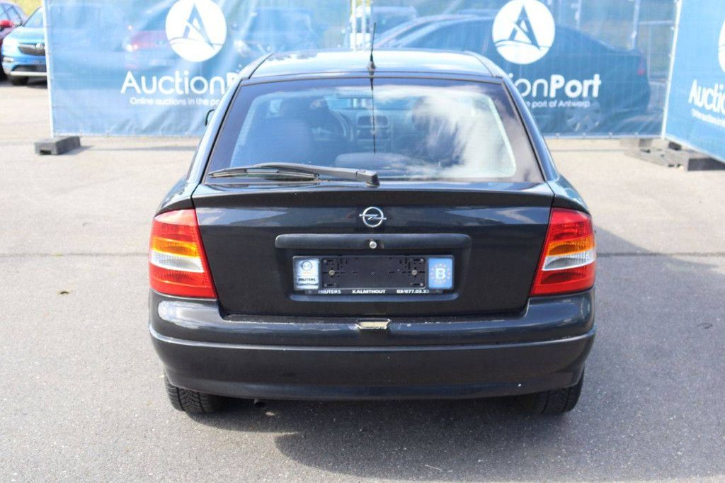 Passenger car Opel Corsa Petrol 90hp 2003 (Margin)