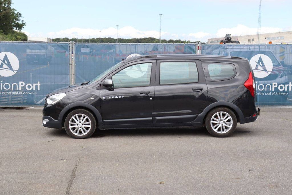 Passenger car Dacia Lodgy Stepway Diesel 109hp 2018 (Margin)