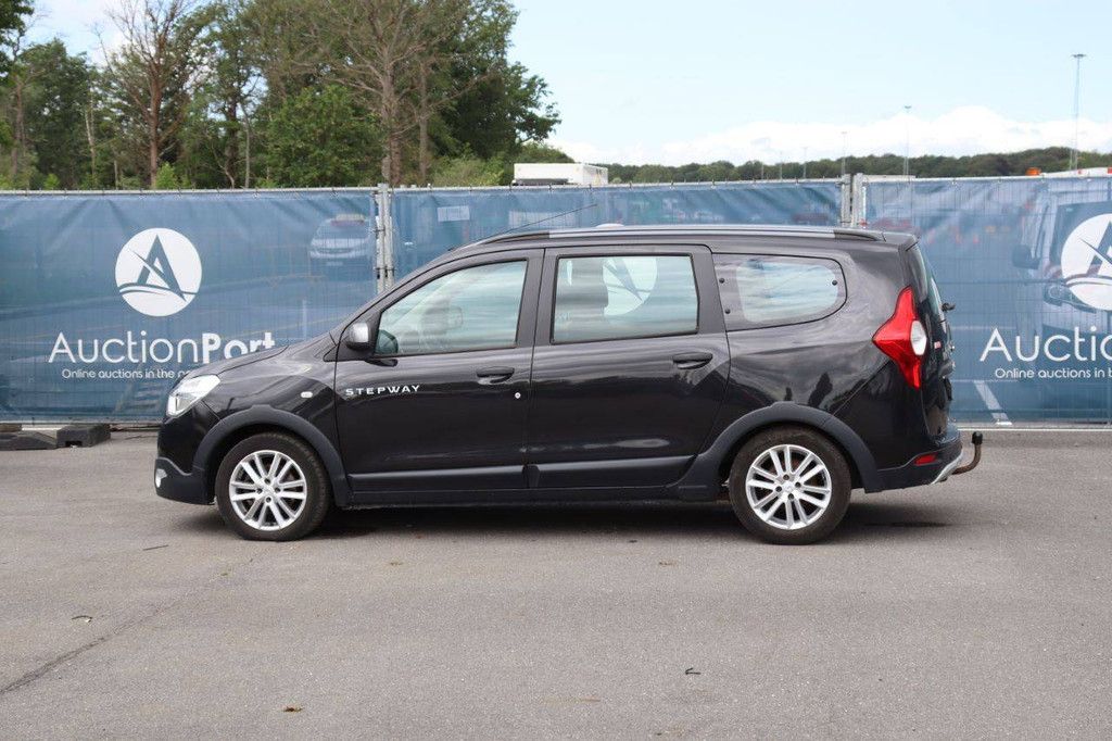 Passenger car Dacia Lodgy Stepway Diesel 109hp 2018 (Margin)