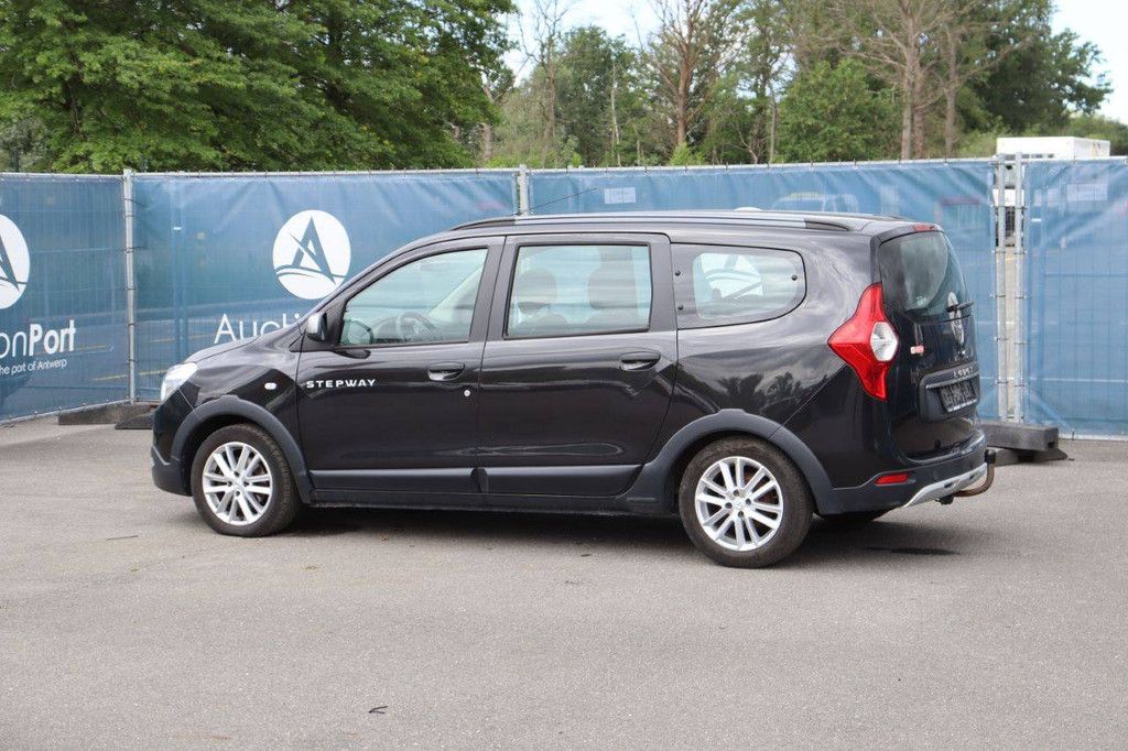 Passenger car Dacia Lodgy Stepway Diesel 109hp 2018 (Margin)