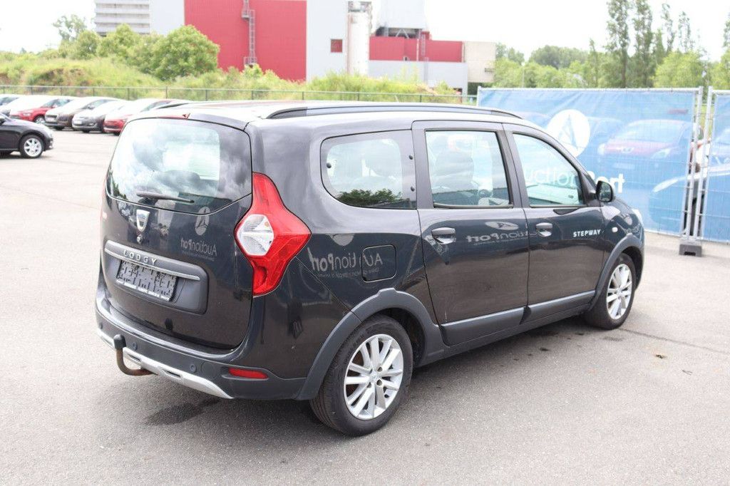 Passenger car Dacia Lodgy Stepway Diesel 109hp 2018 (Margin)