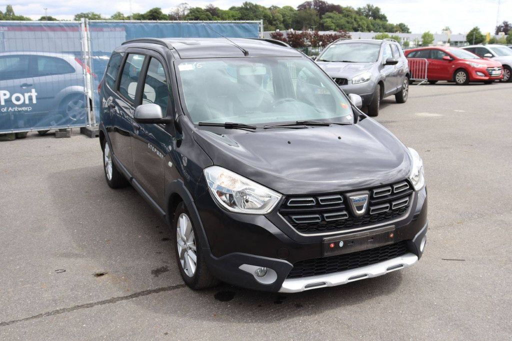 Passenger car Dacia Lodgy Stepway Diesel 109hp 2018 (Margin)