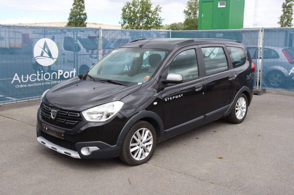Passenger car Dacia Lodgy Stepway Diesel 109hp 2018 (Margin)