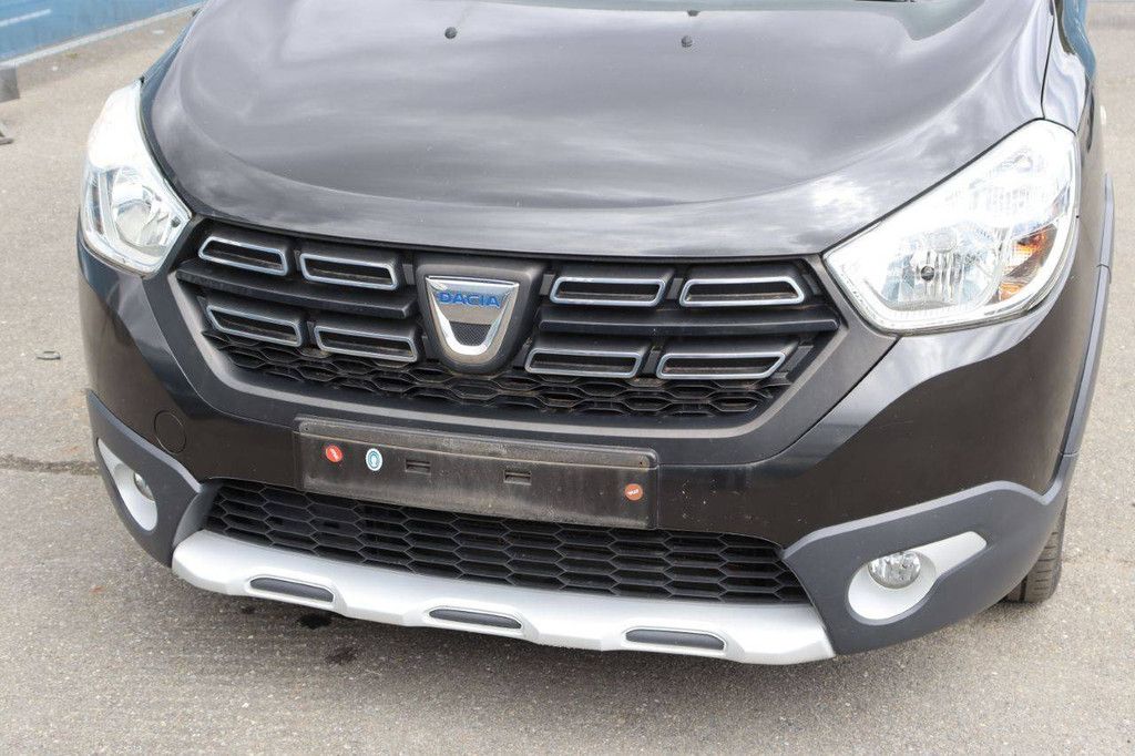 Passenger car Dacia Lodgy Stepway Diesel 109hp 2018 (Margin)