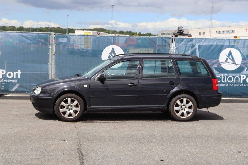 Passenger car Volkswagen Golf Petrol 102hp 2004 (Margin)