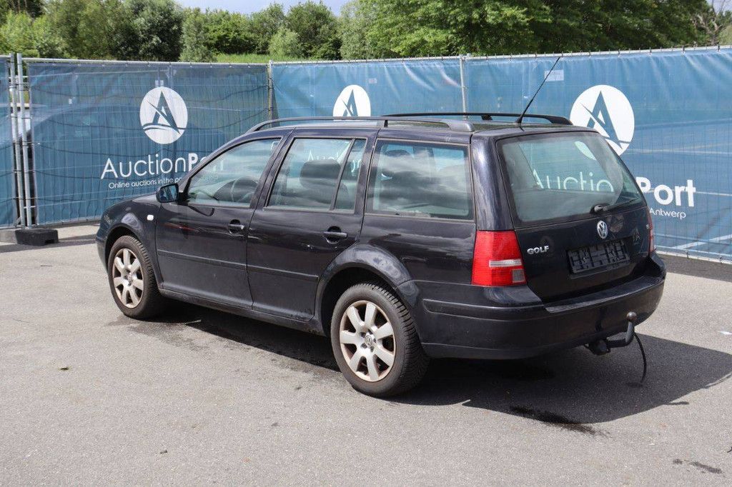 Passenger car Volkswagen Golf Petrol 102hp 2004 (Margin)