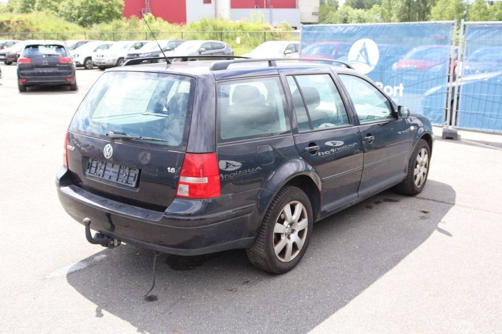 Passenger car Volkswagen Golf Petrol 102hp 2004 (Margin)