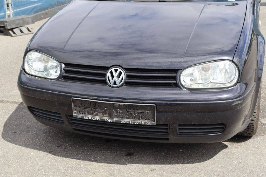 Passenger car Volkswagen Golf Petrol 102hp 2004 (Margin)