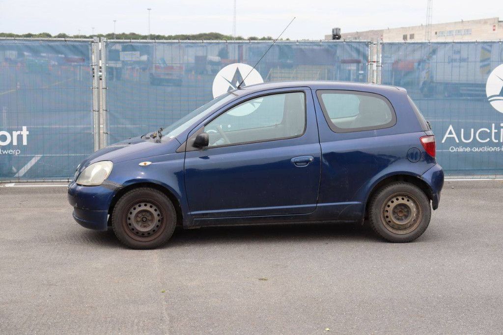 Passenger car Toyota Yaris Petrol 69hp 2001 (Margin)
