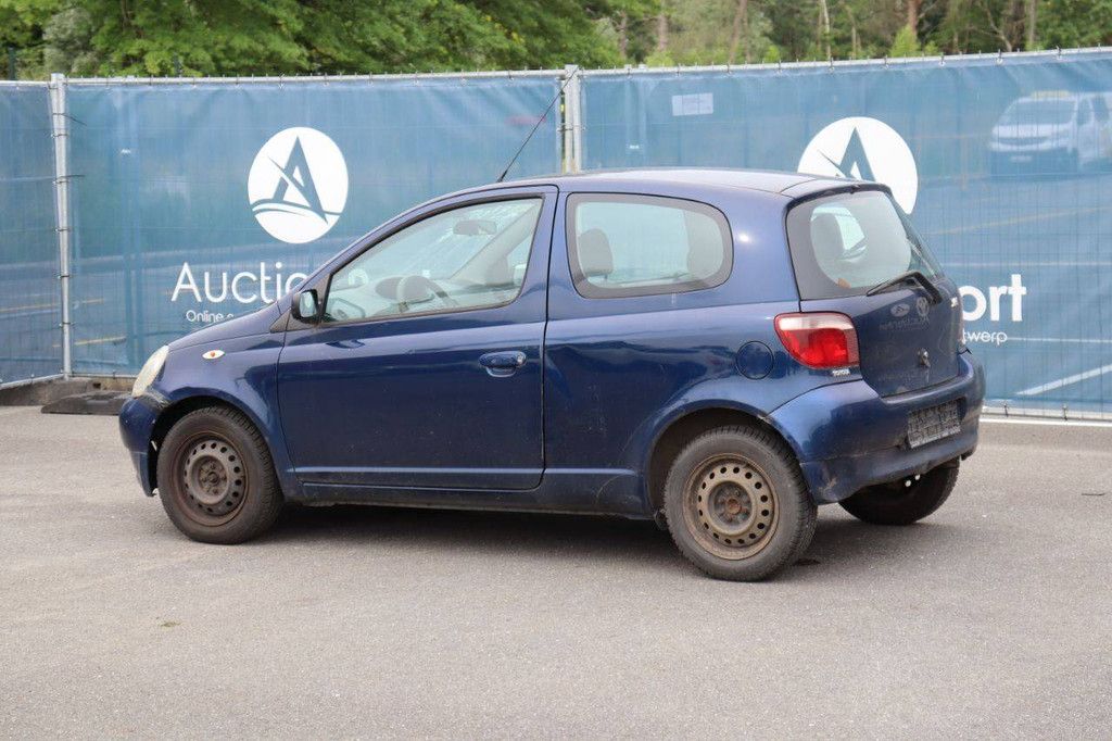 Passenger car Toyota Yaris Petrol 69hp 2001 (Margin)