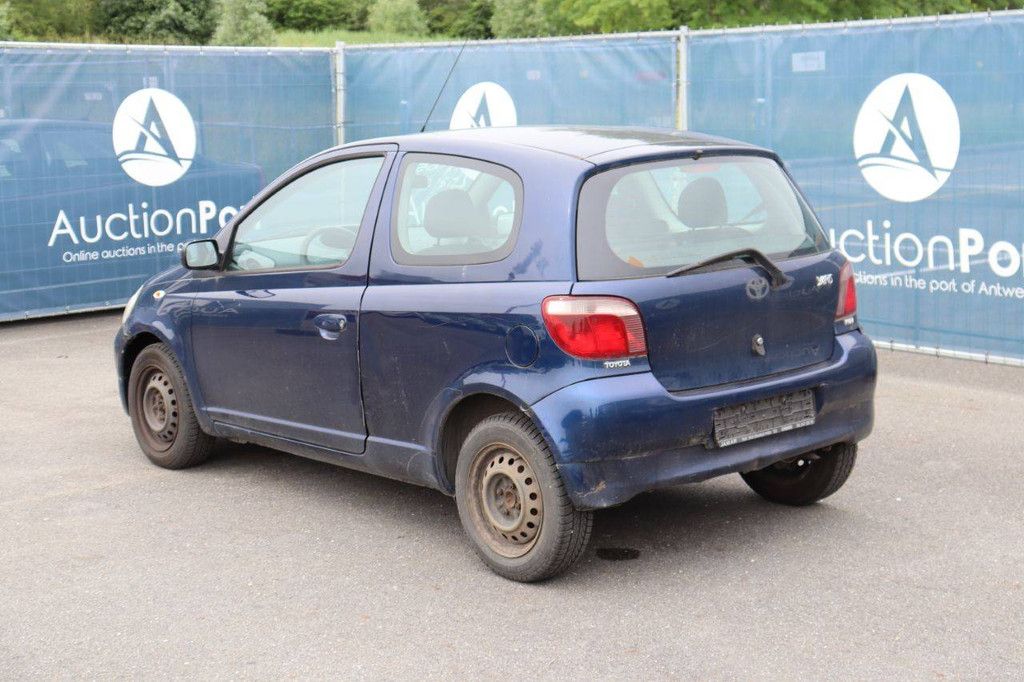 Passenger car Toyota Yaris Petrol 69hp 2001 (Margin)