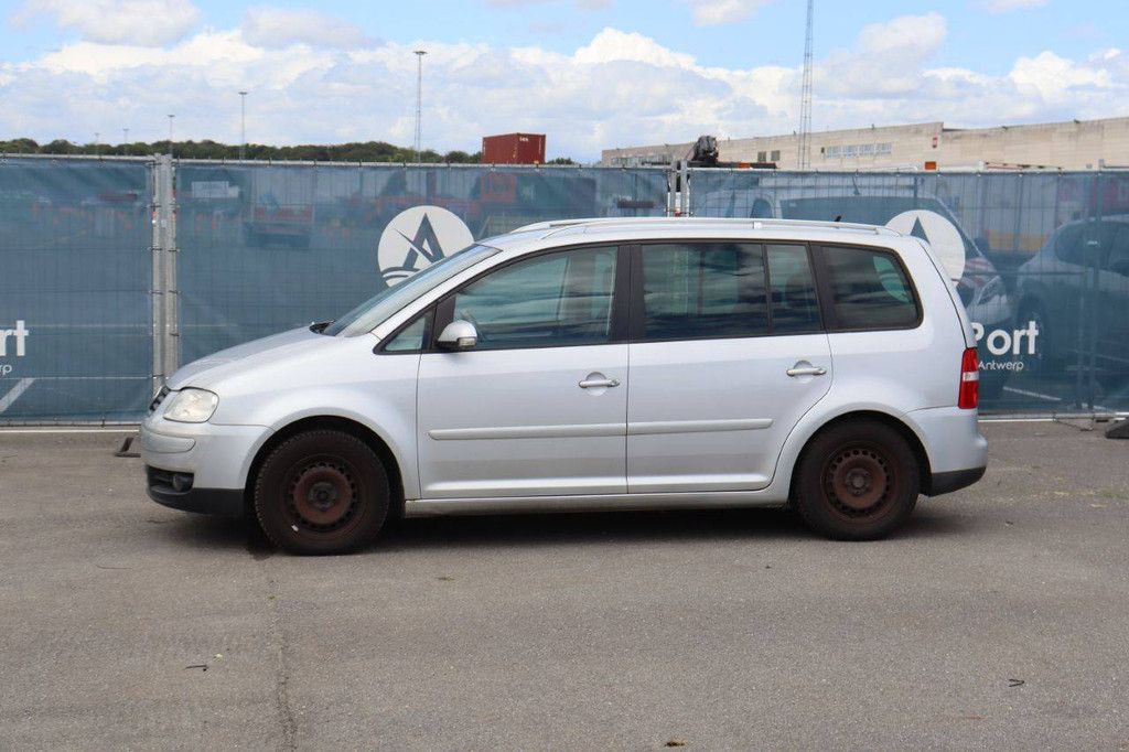 Passenger car Volkswagen Touran Diesel 105hp 2005 (Margin)