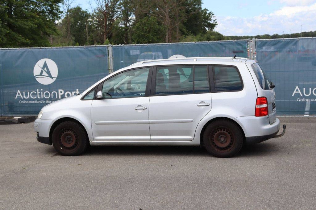 Passenger car Volkswagen Touran Diesel 105hp 2005 (Margin)