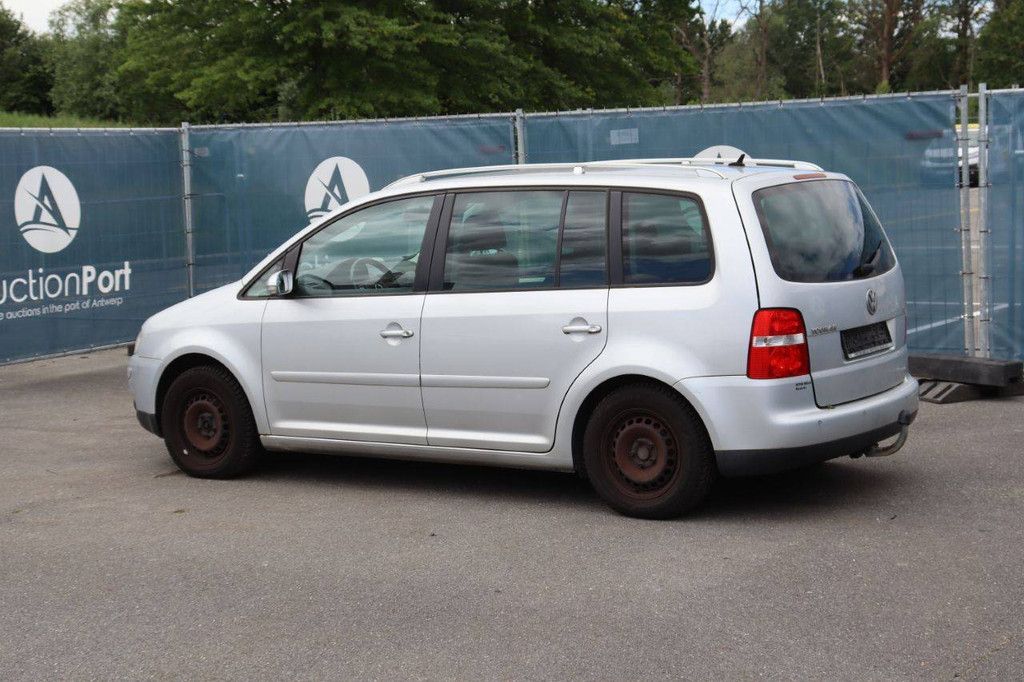 Passenger car Volkswagen Touran Diesel 105hp 2005 (Margin)