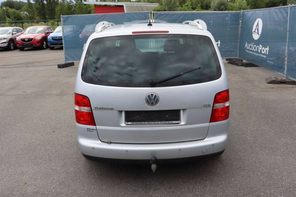 Passenger car Volkswagen Touran Diesel 105hp 2005 (Margin)