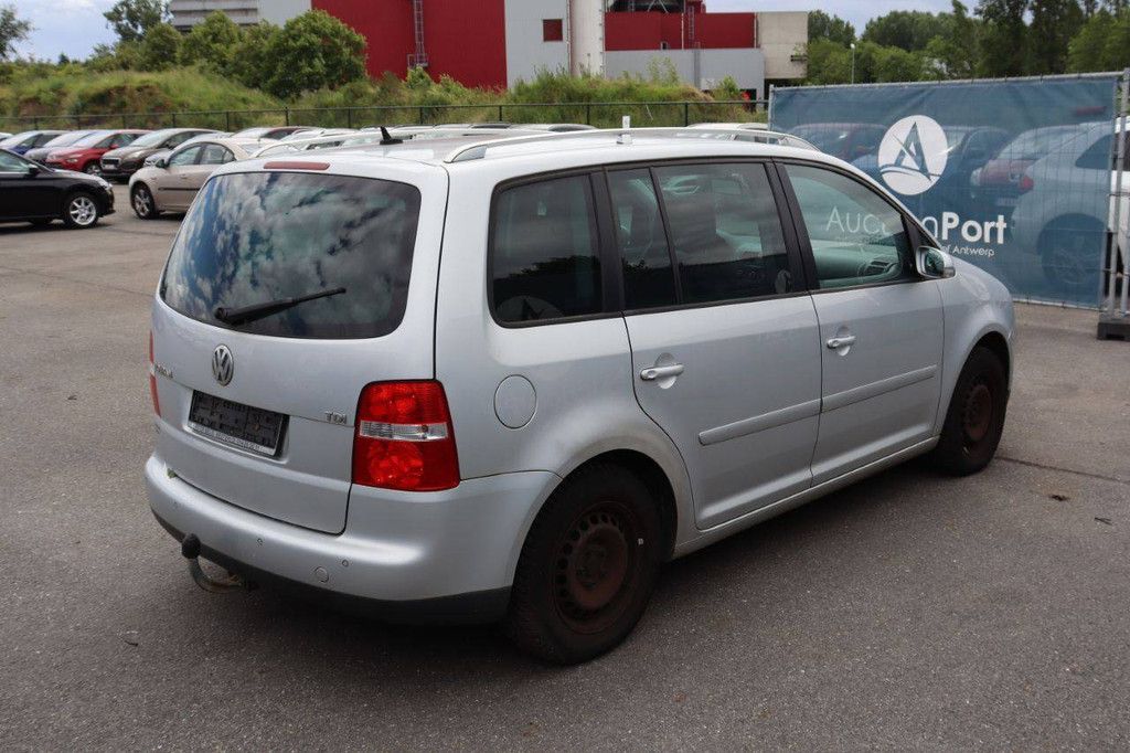 Passenger car Volkswagen Touran Diesel 105hp 2005 (Margin)