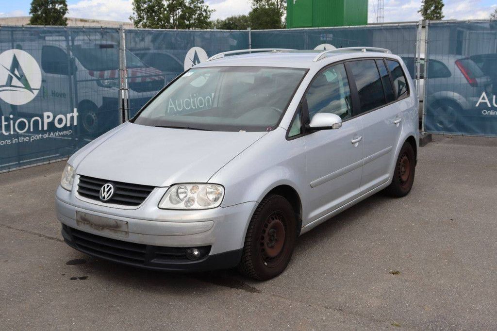 Passenger car Volkswagen Touran Diesel 105hp 2005 (Margin)